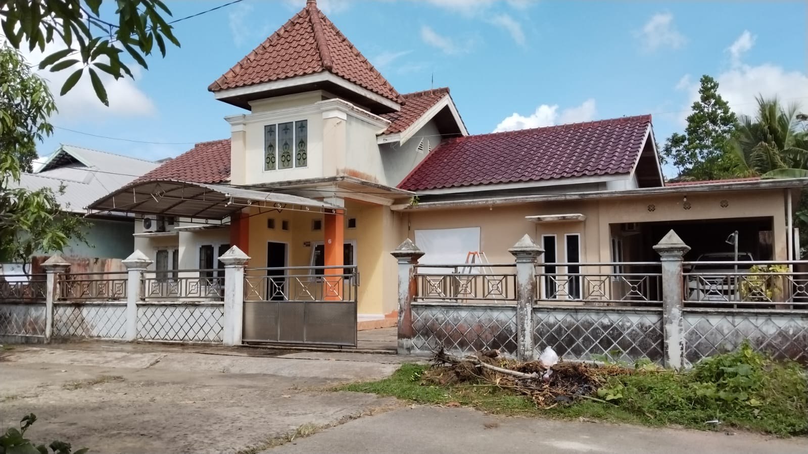 Tampilan bangunan dan lingkungan